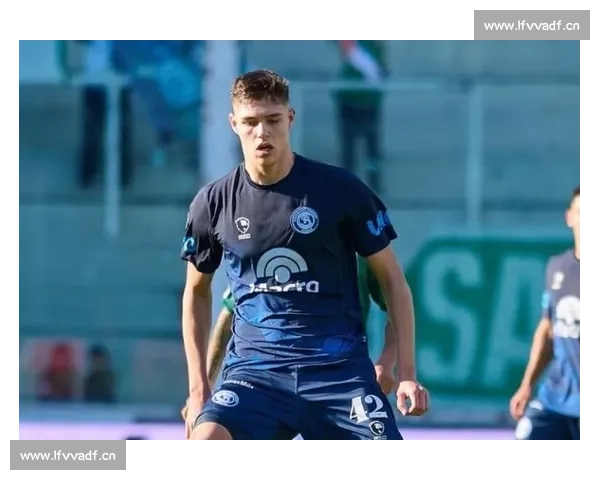 巴塞尔求租国米后卫帕拉西奥斯 买断条款 600 万欧 巴塞尔求租国米后卫帕拉西奥斯 买断条款 600 万欧